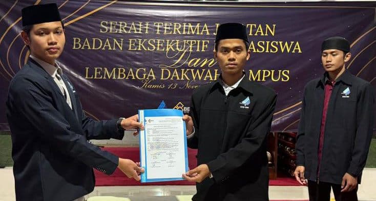 Serah terima jabatan Badan Eksekutif Mahasiswa dan Lembaga Dakwah Kampus STIU Wadi Mubarak