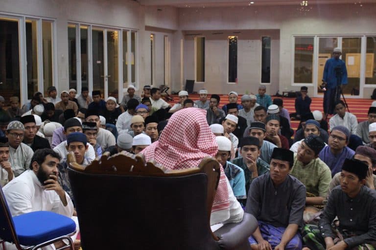 Kemuliaan Para Penghafal Al-Qur’an (III)