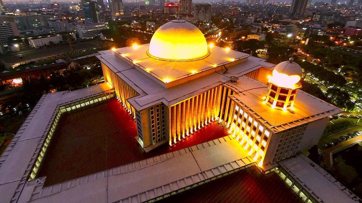 9 (Sembilan) Keutamaan Shalat Subuh Berjamaah (Bag. 2)