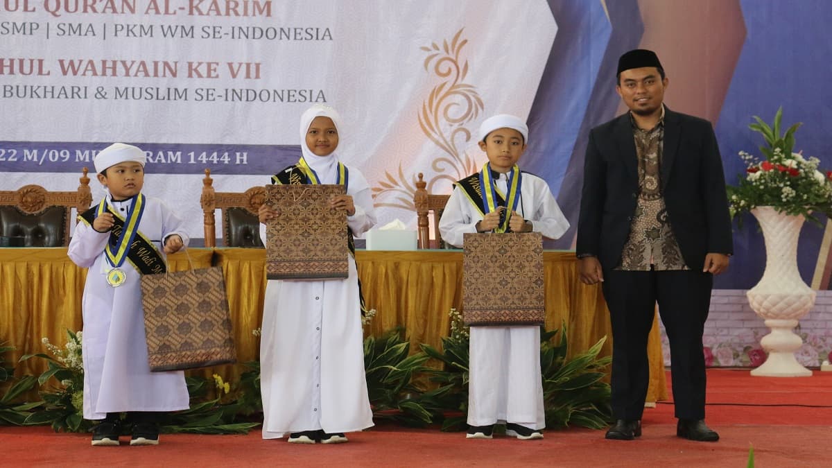 Perdana Dan Istimewa: Wisudawan Terbaik 2022
