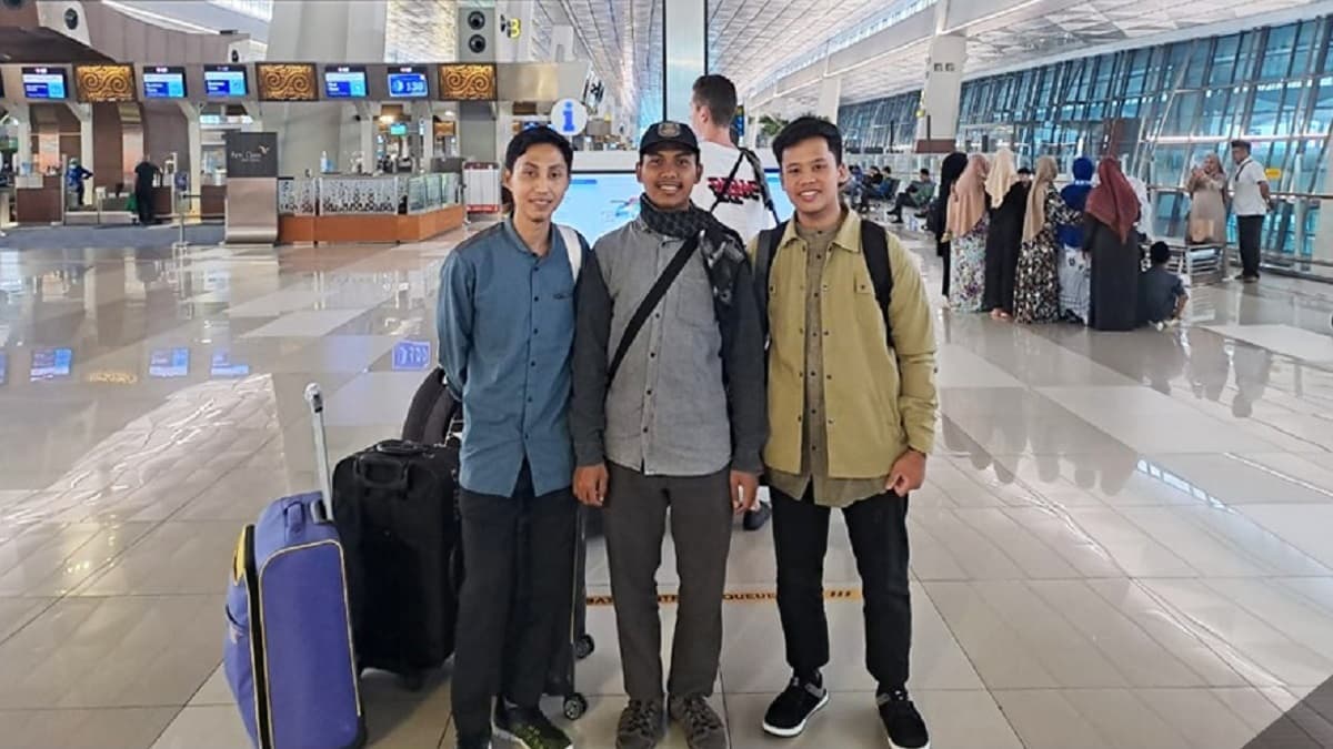 3 Mahasiswa Dan 1 Alumni STIU Wadi Mubarak Isi Imam Tarawih di Australia