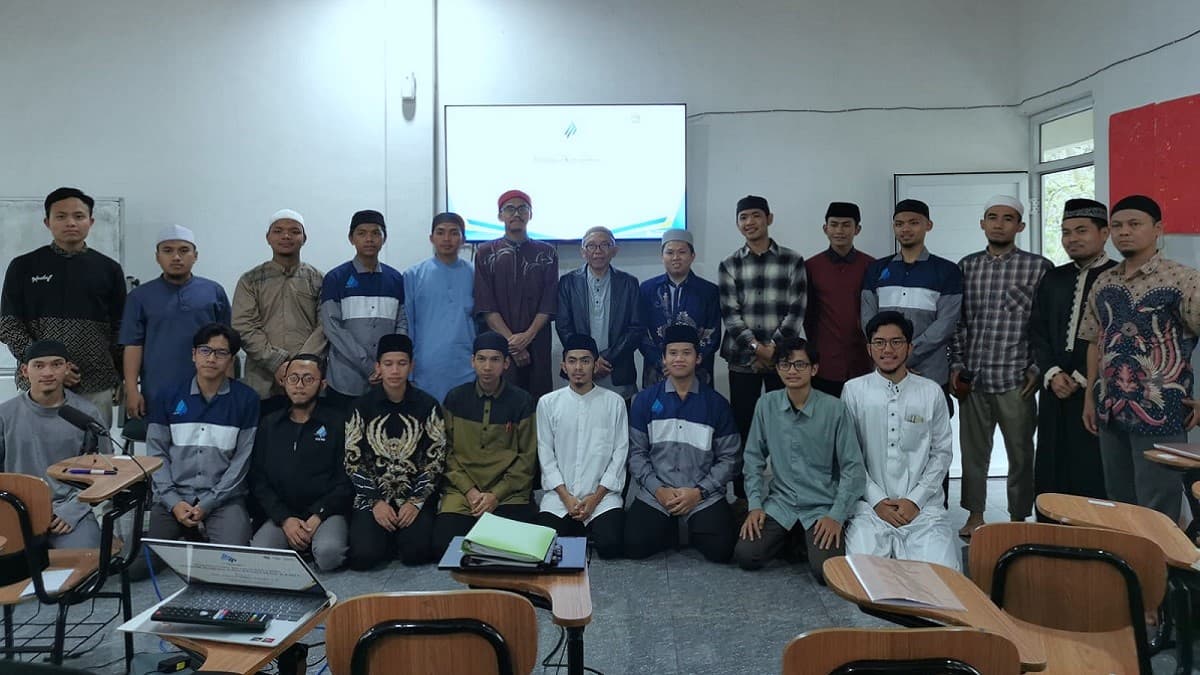 Pelatihan Kepenulisan: Rahasia Menulis Berita Dalam Sehari di STIU WM Bogor