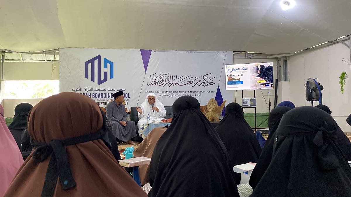 Kuliah Umum Inspiratif Ulama Besar Madinah Di Mahabbah Boarding School