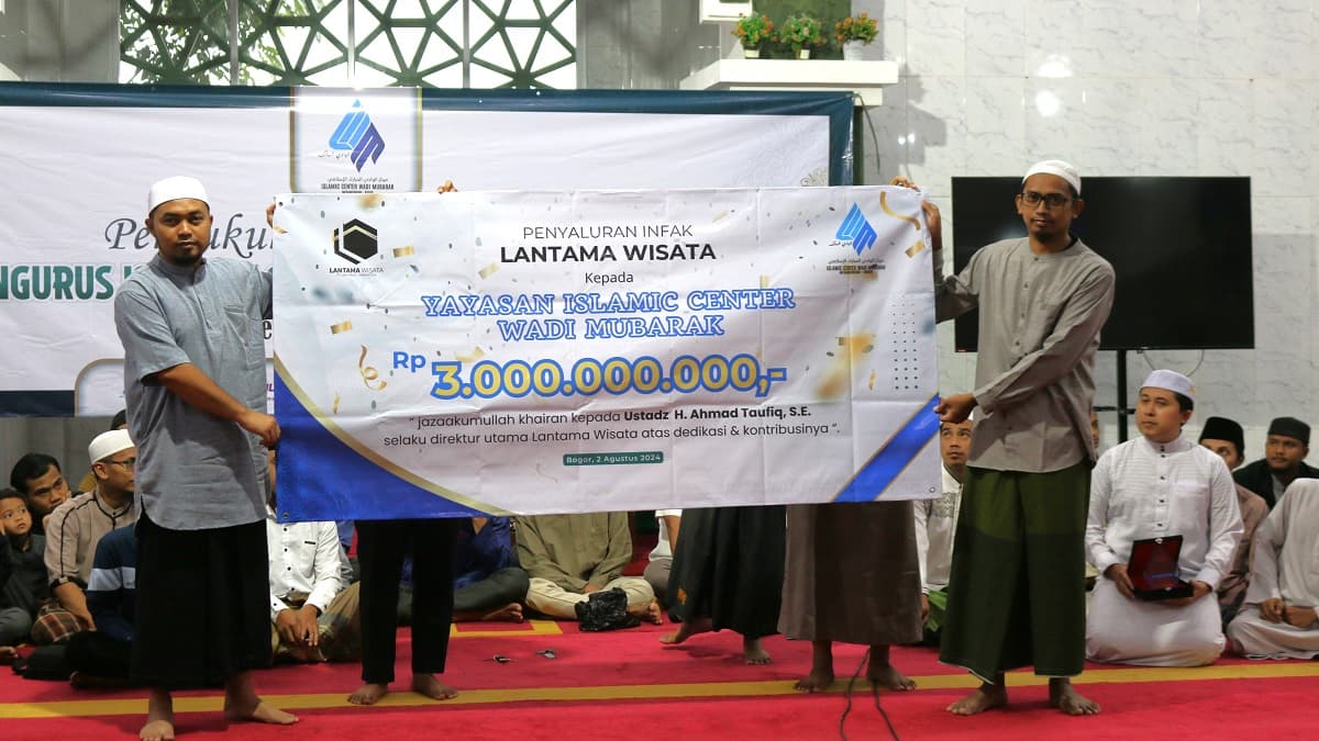 Lantama Wisata Serahkan Infak 3 Milyar Untuk Penghafal Al-Quran Wadi Mubarak