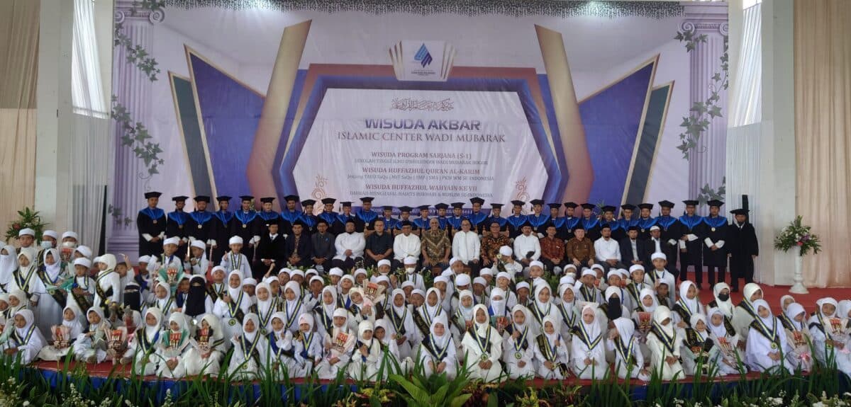 Perdana Dan Istimewa: Wadi Mubarak Mewisuda 363 Penghafal Al-Qur’an