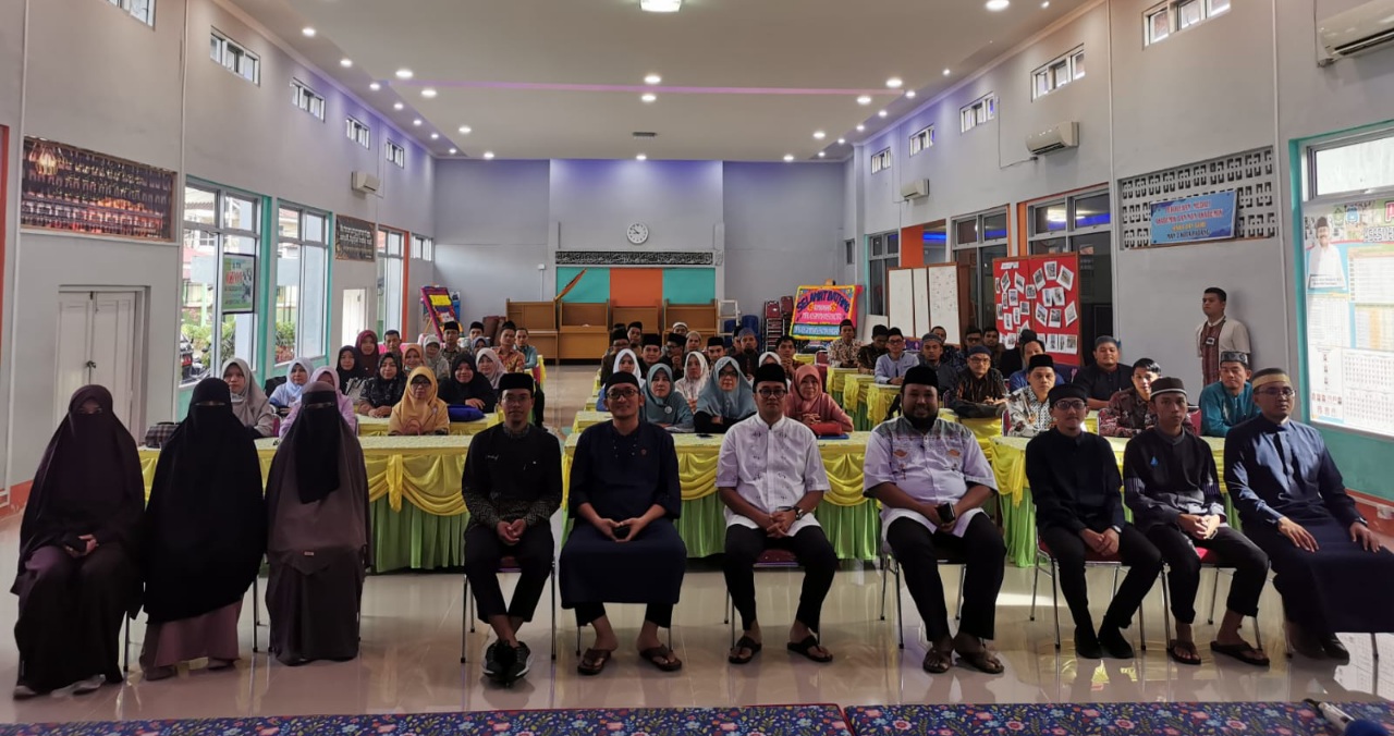 Kerjasama Dengan STIUWM, Walikota Padang Buka Pelatihan Guru Al-Qur’an