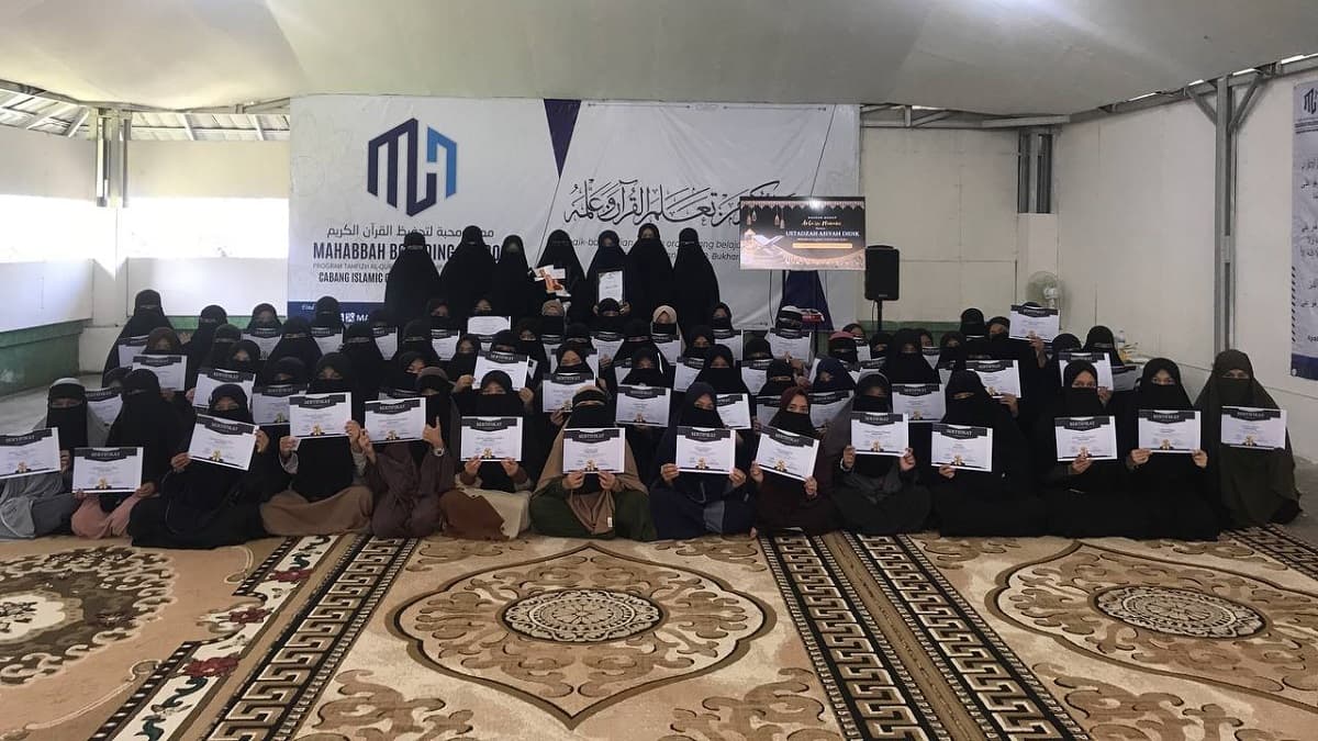 Ustadzah Aisyah Didik Isi Dauroh Hadits Arbain Nawawi Di Mahabbah Boarding School Puncak Bogor