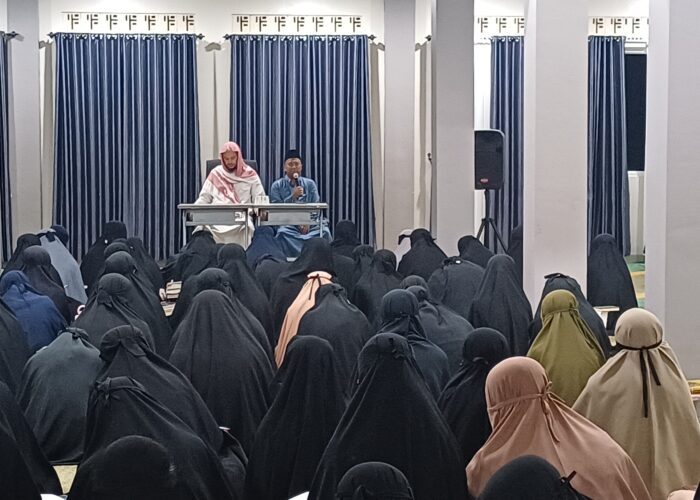 kuliah umum bersama guru besar Madinah