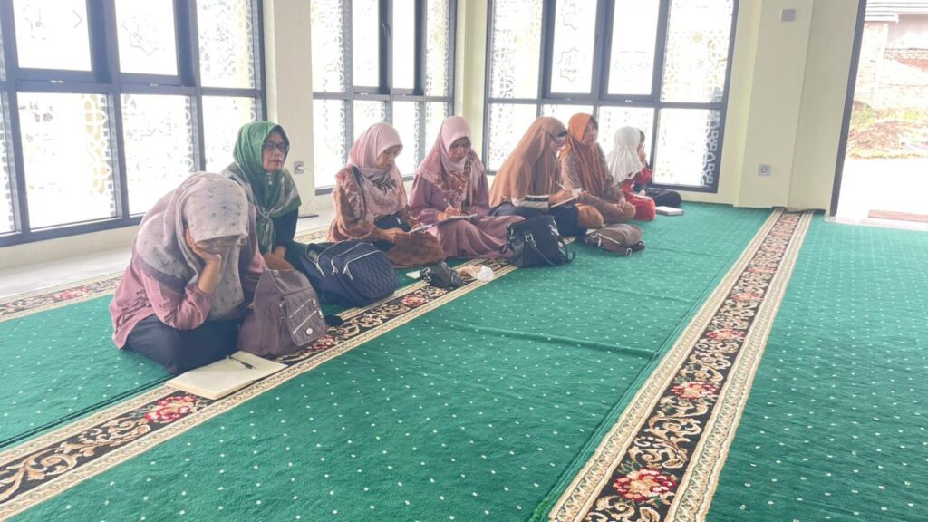 Entaskan Buta Huruf Al-Qur'an, Islamic Center Wadi Mubarak Adakan Kajian Tahsin Surat Al-Fatihah di Masjid Darul Iman Sumedang 4 TK yang bagus di Sumedang