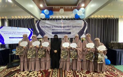 Tangis Bahagia & Doa Syukur Warnai Pertemuan Wali Santriwati Angkatan 4 Setelah Karantina Tahfizh 3 Bulan 1 sekolah boarding putri terbaik