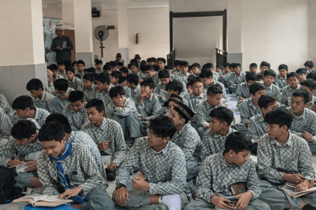 Silaturahmi Pesantren Tahfidz MTs - MA Wadi Mubarak Bogor ke SMP Islam Al Hilal Bekasi 5 801aa781 7491 4ae8 95d5 7a369acf3be7 1